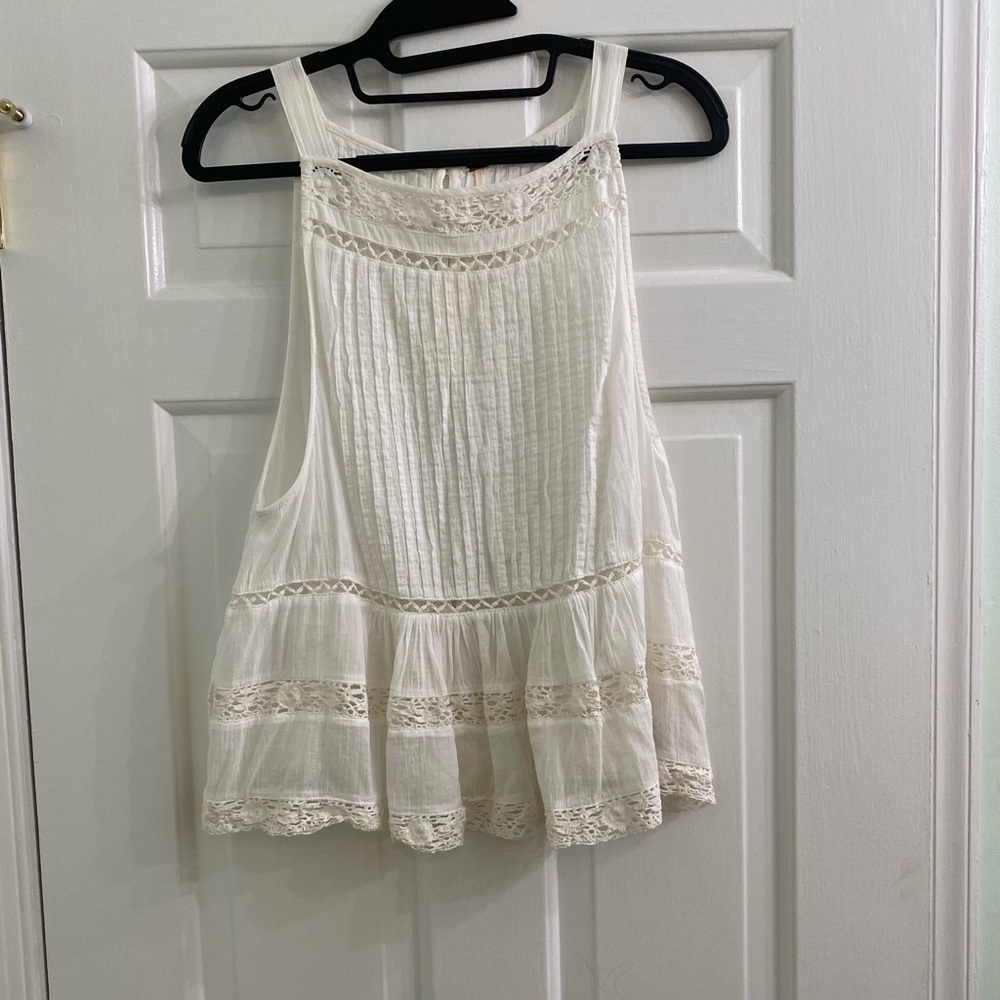 Free People white cute detailed top S